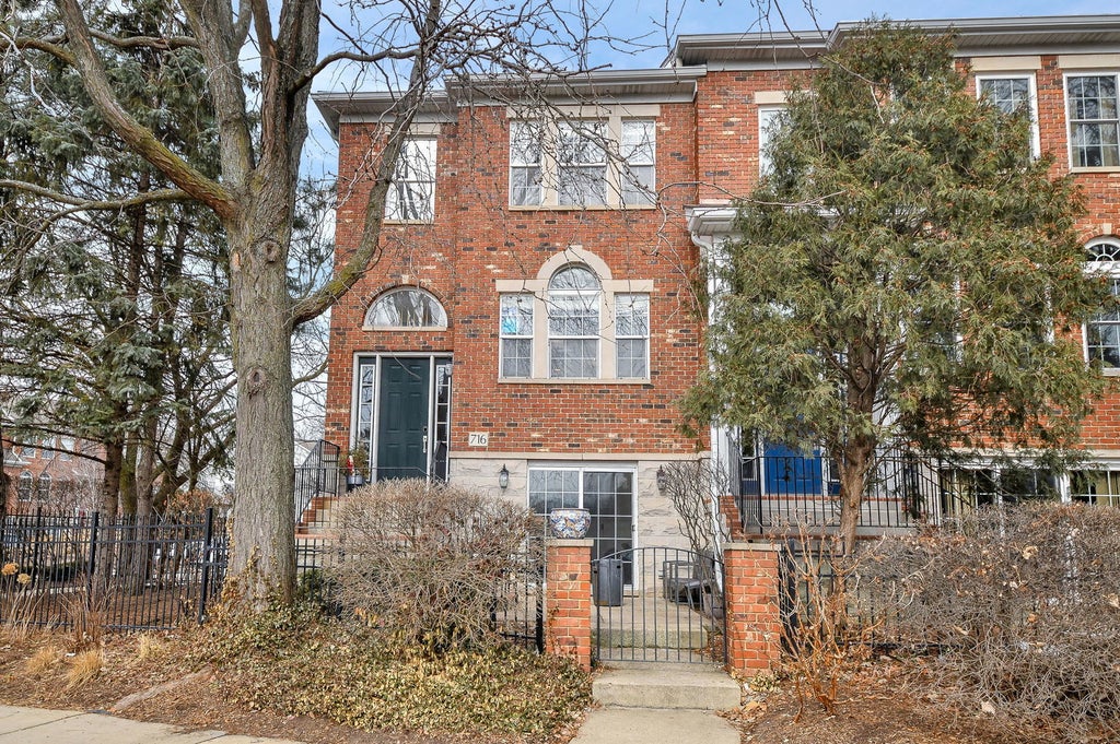 716 Prescott Court, Naperville