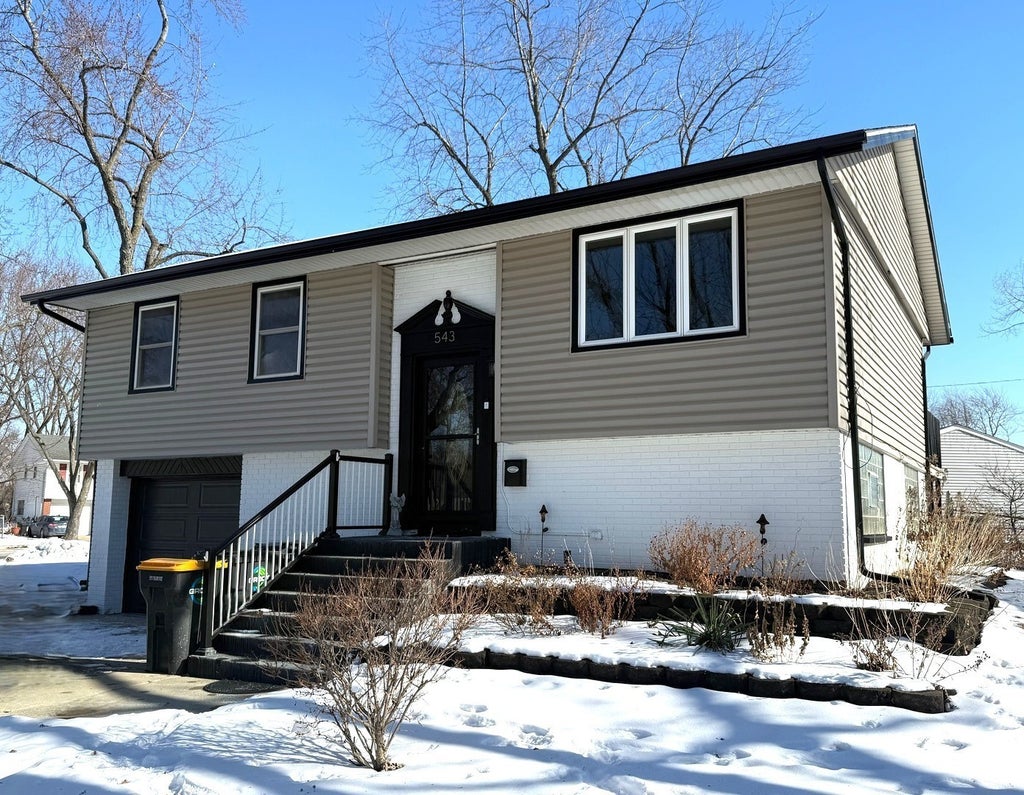 543 Ridge Circle, Streamwood