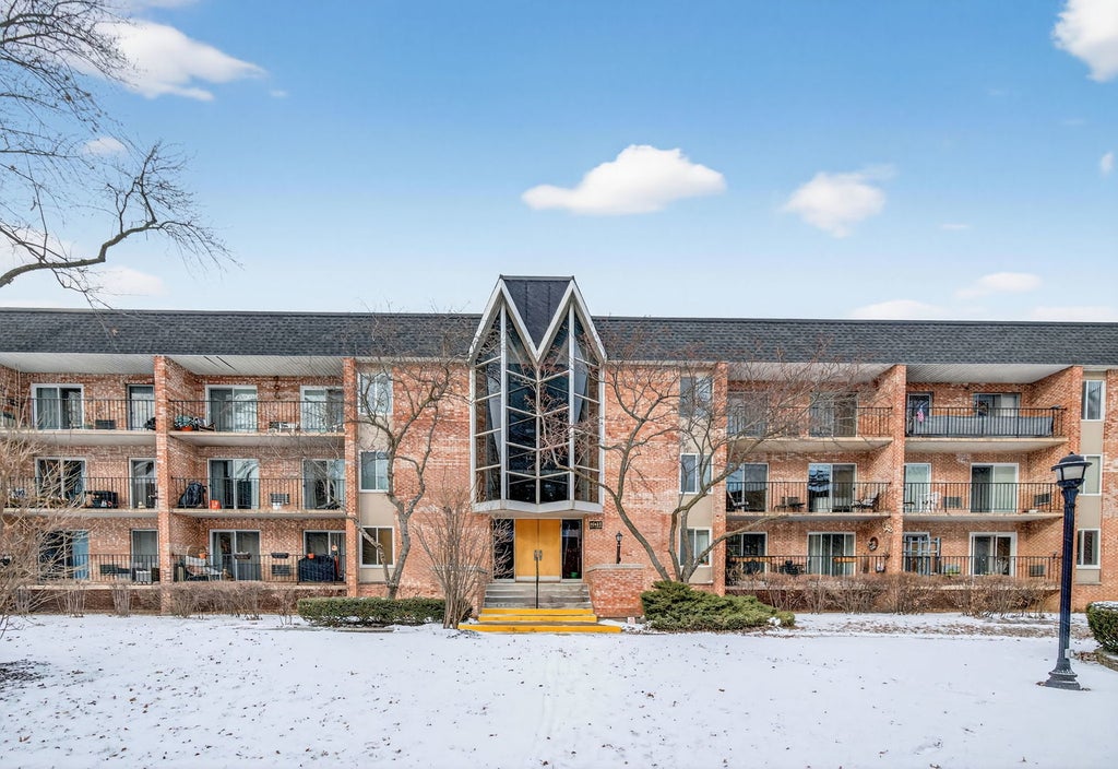 1041 North Mill Street 203, Naperville