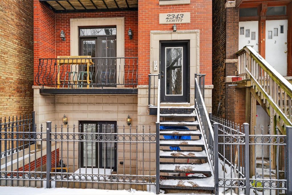 2343 North Leavitt Street 1, Chicago, 60647