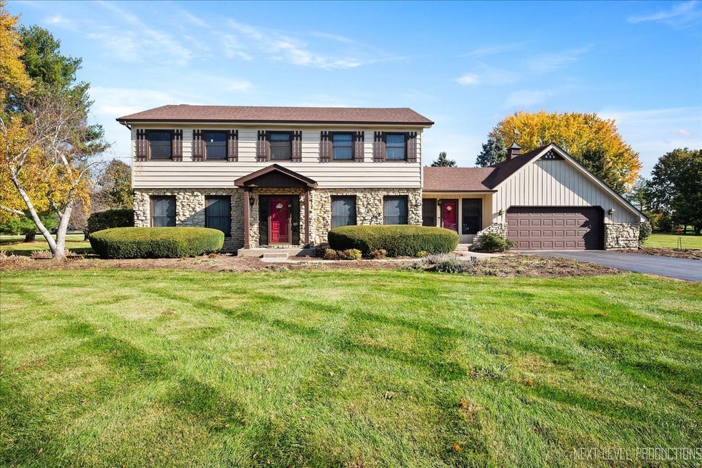 39w955 Deer Run Drive, St. Charles