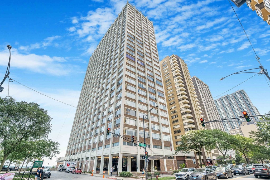 6171 North Sheridan Road 1804, Chicago, 60660