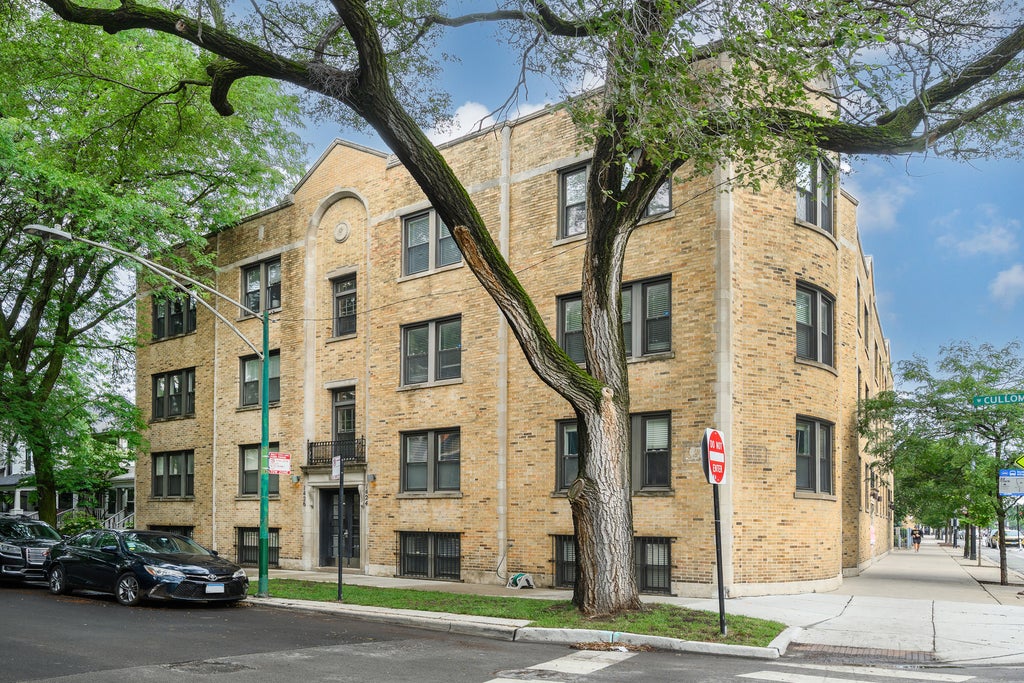 1424 West Cullom Avenue 3, Chicago
