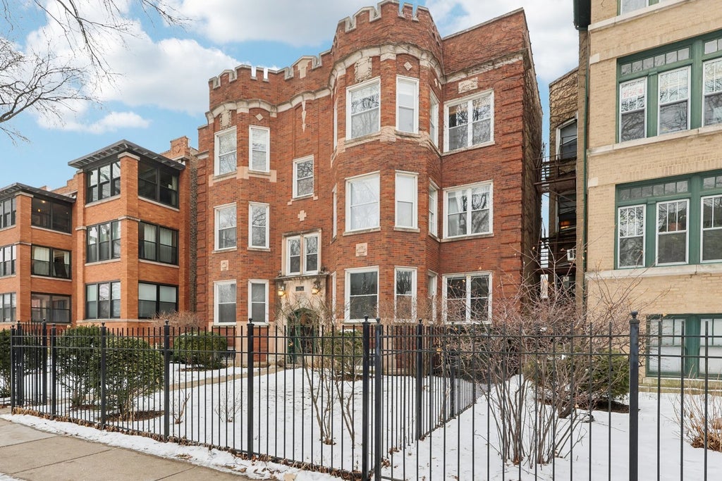 4747 North Malden Street 2, Chicago, 60640