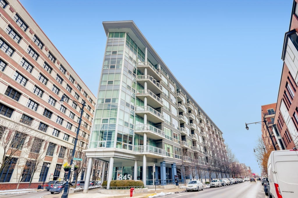 845 North Kingsbury Street 515, Chicago, 60610