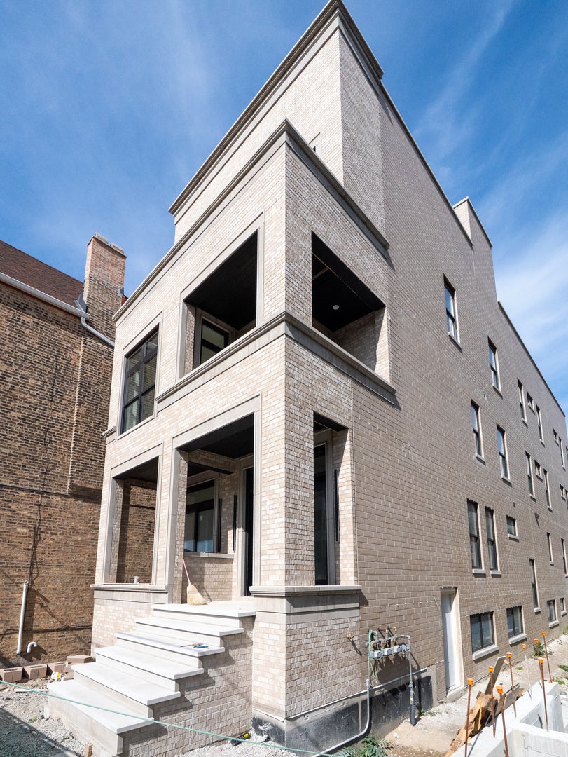 2471 North Clybourn Avenue 2, Chicago, 60614