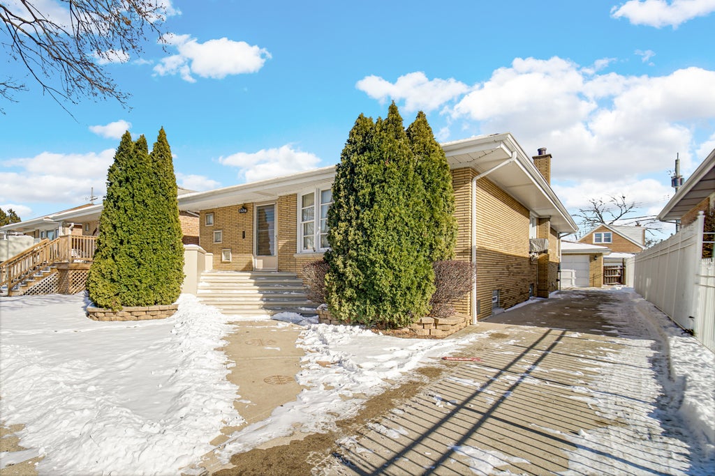 8129 South Sacramento Avenue, Chicago, 60652