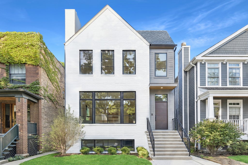 3846 North Bell Avenue, Chicago