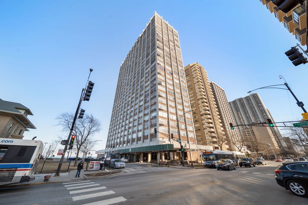 6171 North Sheridan Road 2407, Chicago, 60660