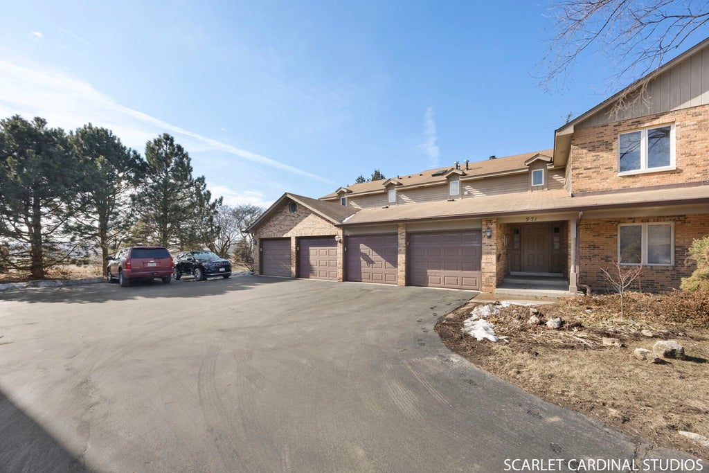 971 West Court B, Naperville