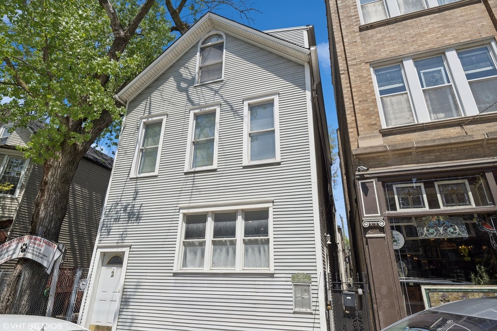 2140 West Belmont Avenue 1f, Chicago, 60618