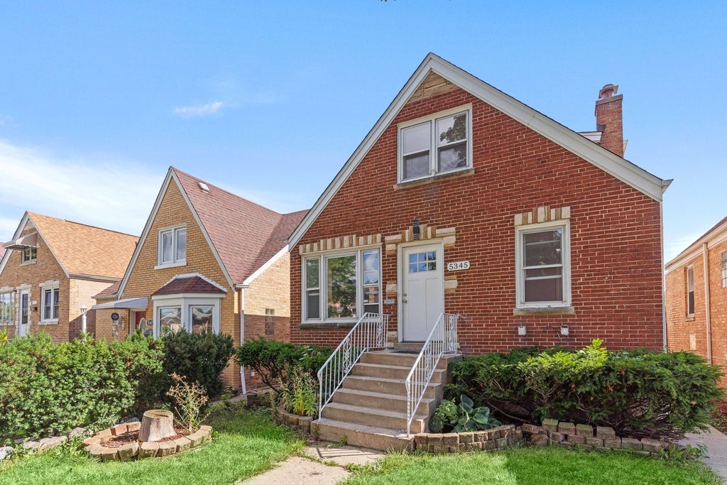 5345 North Neva Avenue, Chicago, 60656