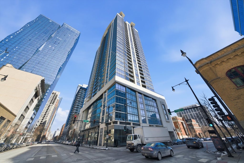 100 East 14th Street 1401, Chicago, 60605