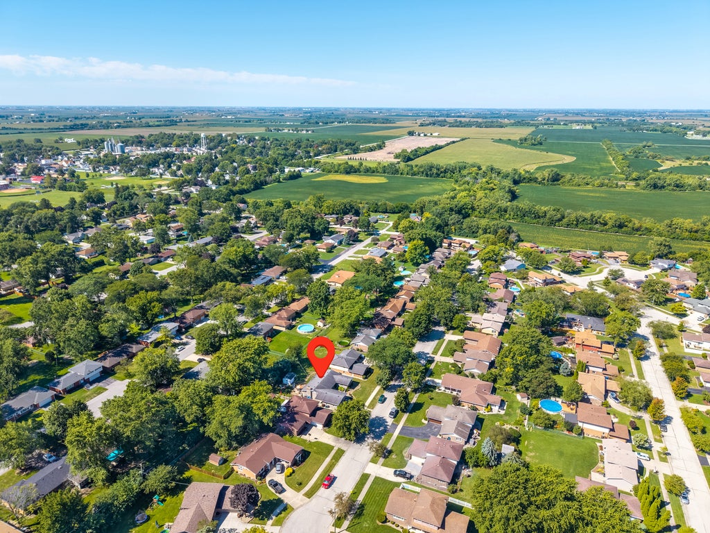 520 Chestnut Lane, Beecher