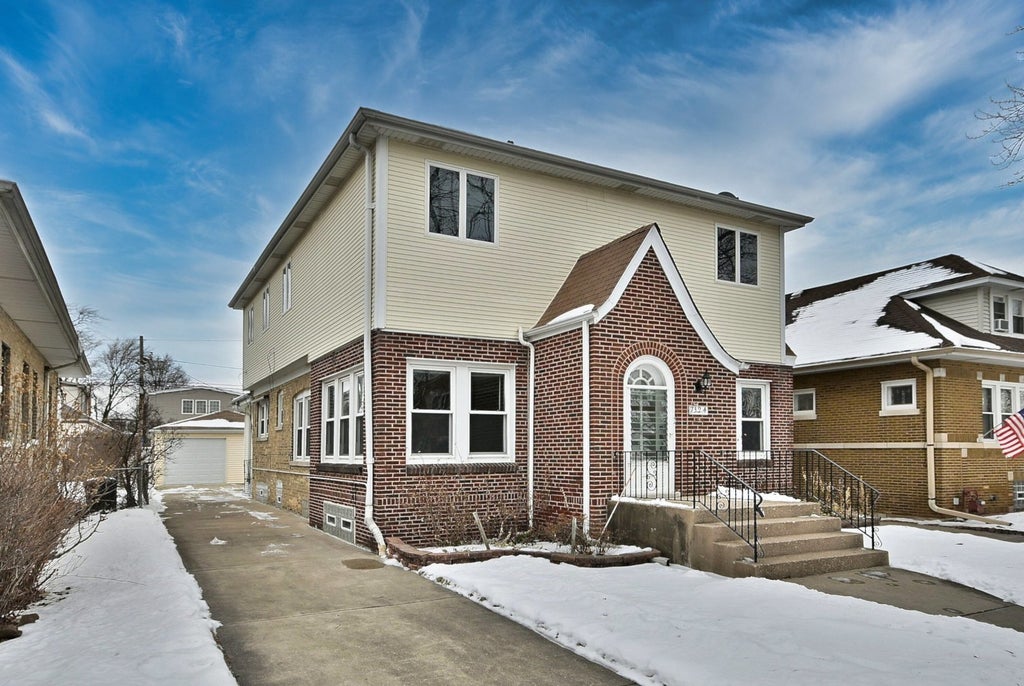 7324 West Lunt Avenue, Chicago