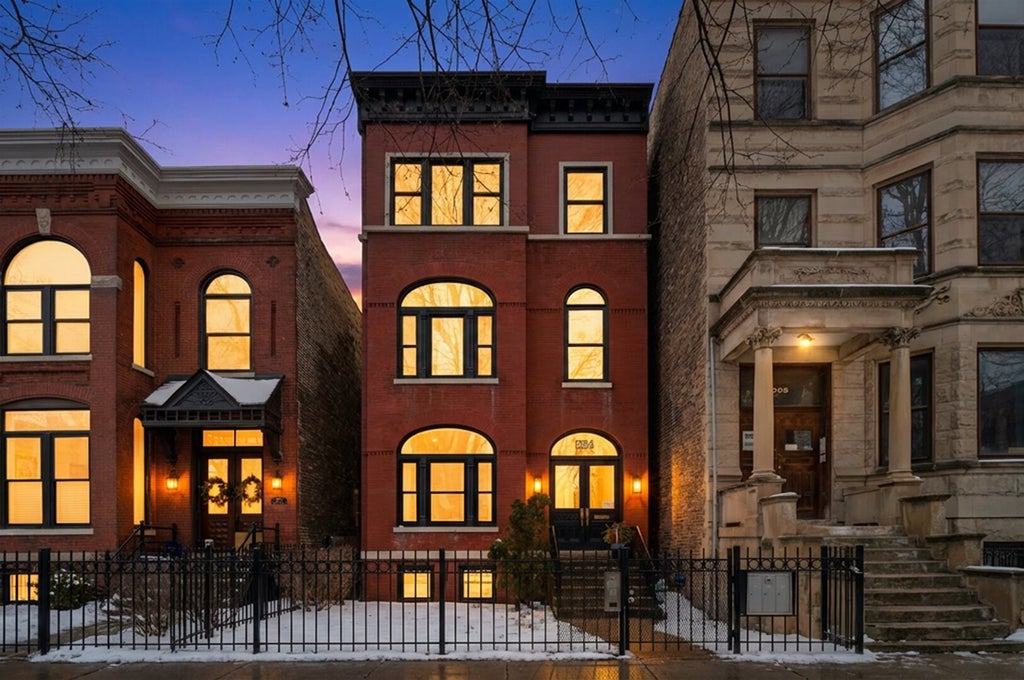 1304 North Hoyne Avenue 3, Chicago, 60622