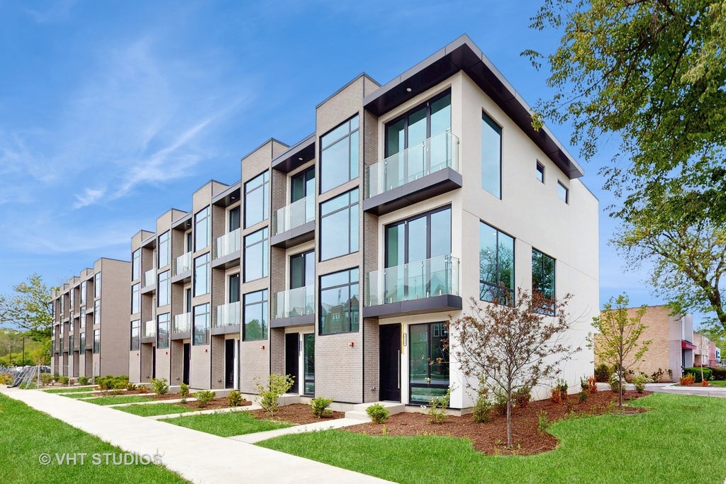 6334 Hennings Court, Morton Grove