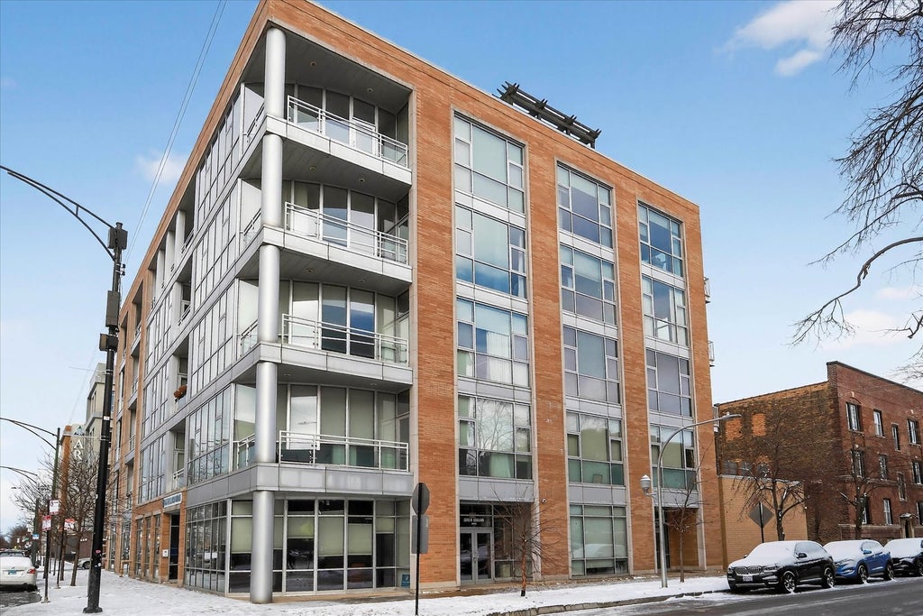 1550 West Cornelia Avenue 401, Chicago, 60657