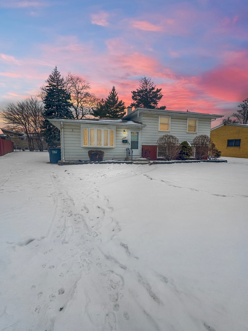 17526 Shirley Drive, Lansing