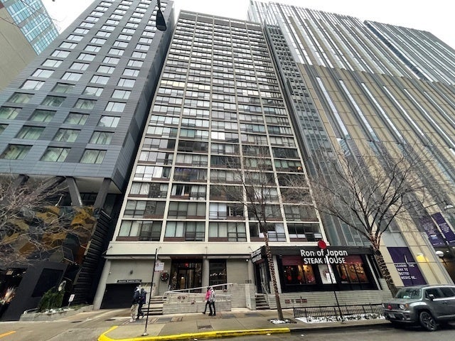230 East Ontario Street 402, Chicago, 60611