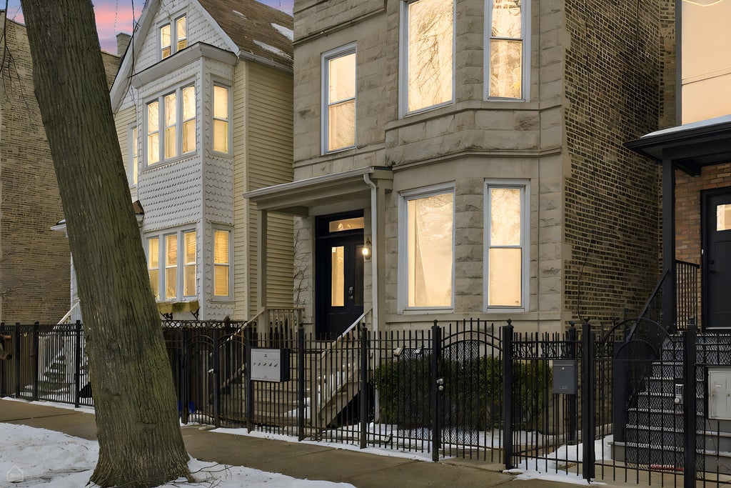 1711 North Maplewood Avenue 2f, Chicago, 60647