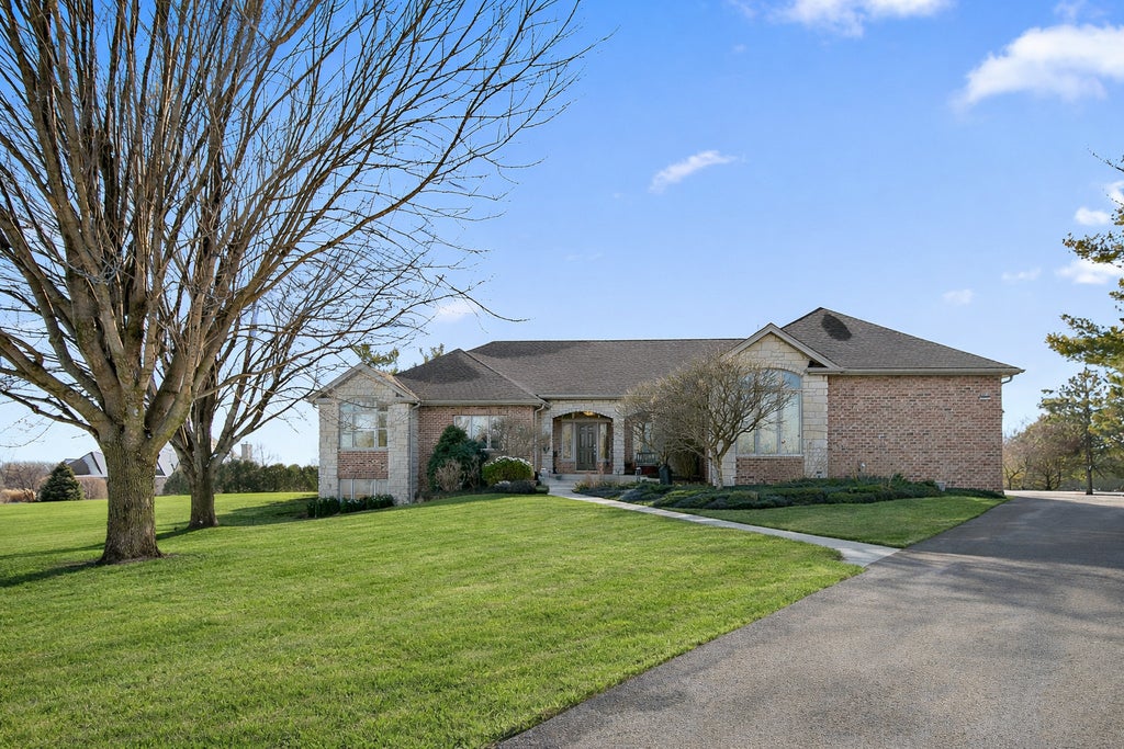 17966 South Hunt Club Drive, Mokena