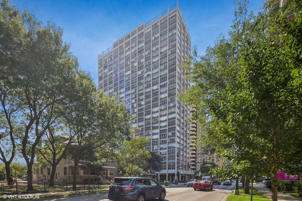 6171 North Sheridan Road 2404, Chicago, 60660