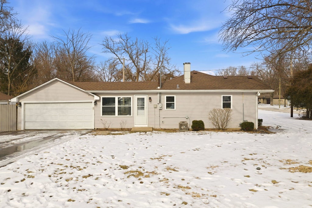 15346 Le Claire Avenue, Oak Forest