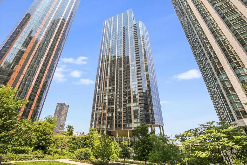 211 North Harbor Drive 4107, Chicago, 60601