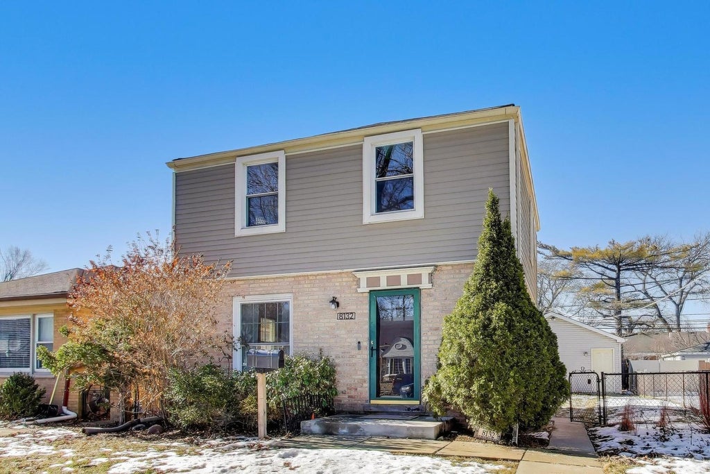 8132 Kolmar Avenue, Skokie, 60076