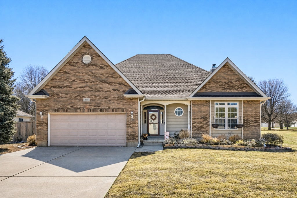 328 West Chester Drive, Maple Park