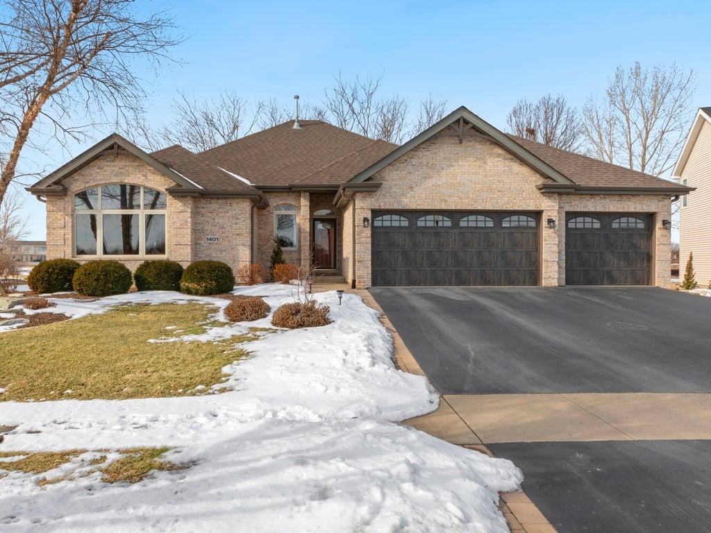 1401 Rolling Pass, Beecher