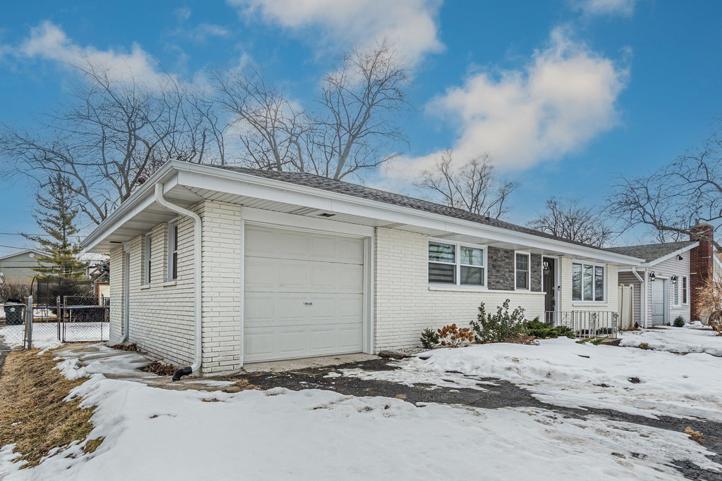 2417 Sand Lake Road, Lindenhurst