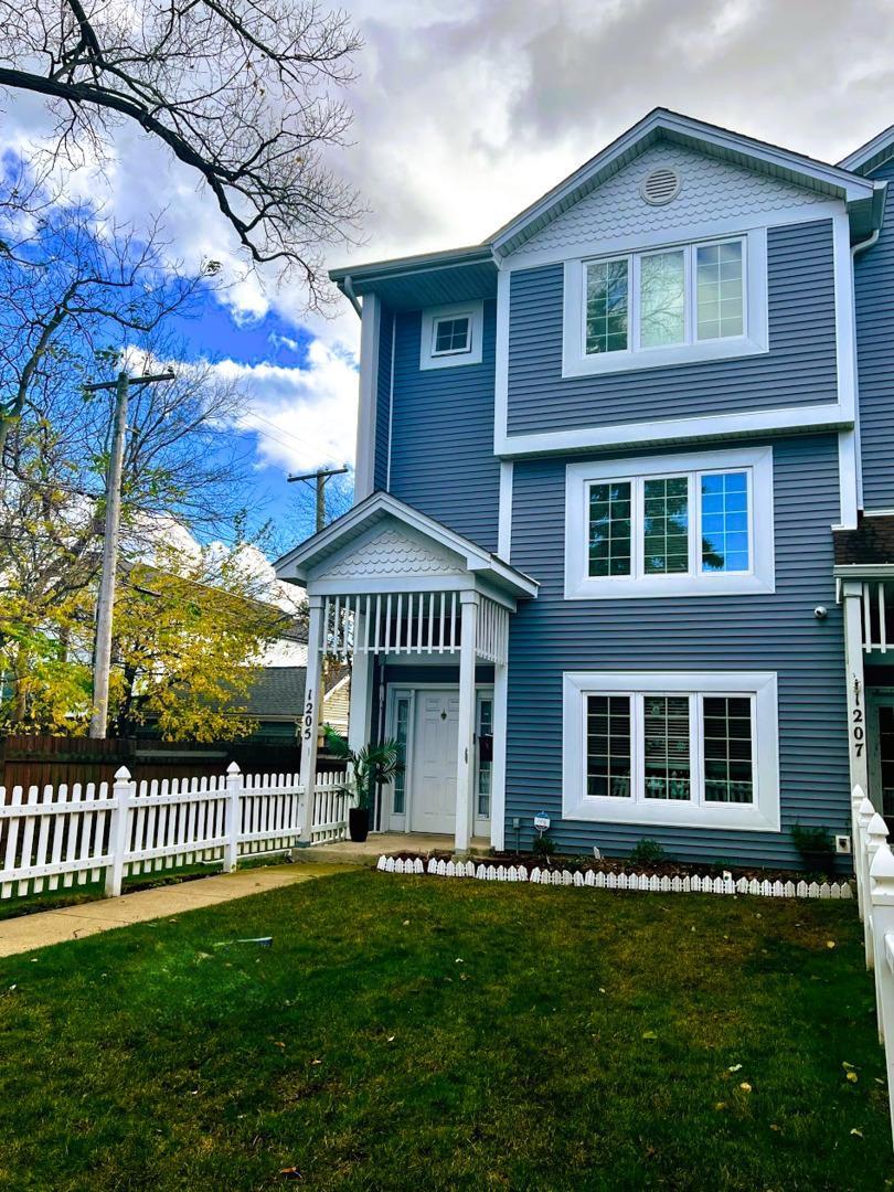 1205 Dodge Avenue, Evanston, 60202