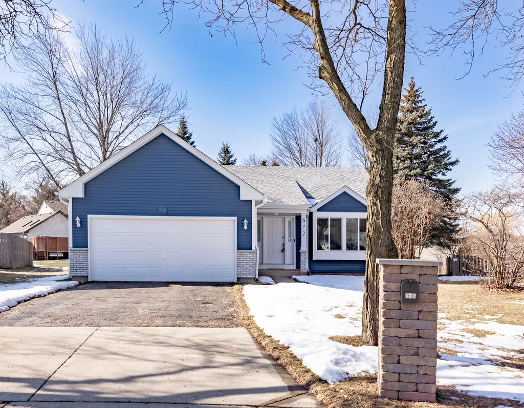 672 Natoma Court, Elgin