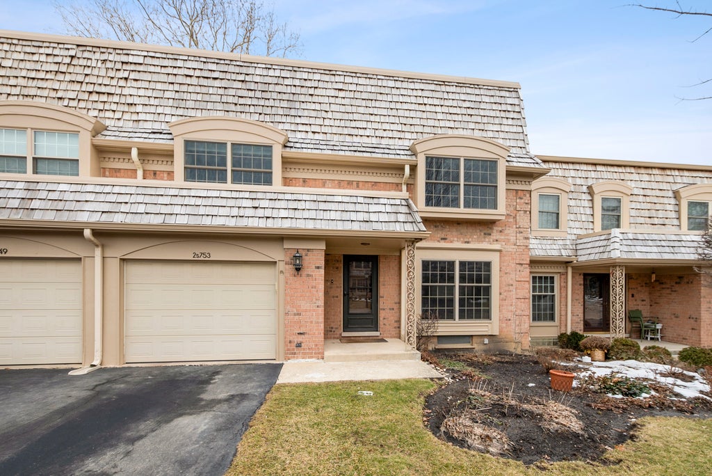 2s753 Avenue Orleans Avenue, Oak Brook
