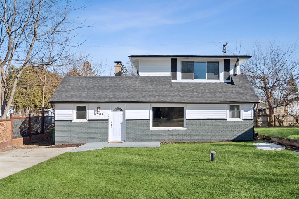 1208 South Union Street, Aurora