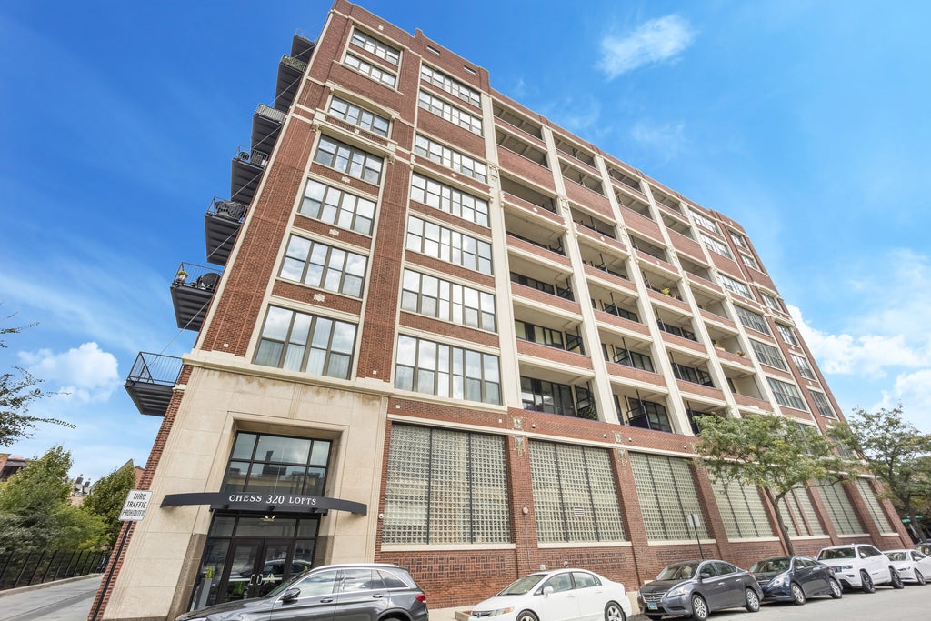 320 East 21st Street 504, Chicago, 60616