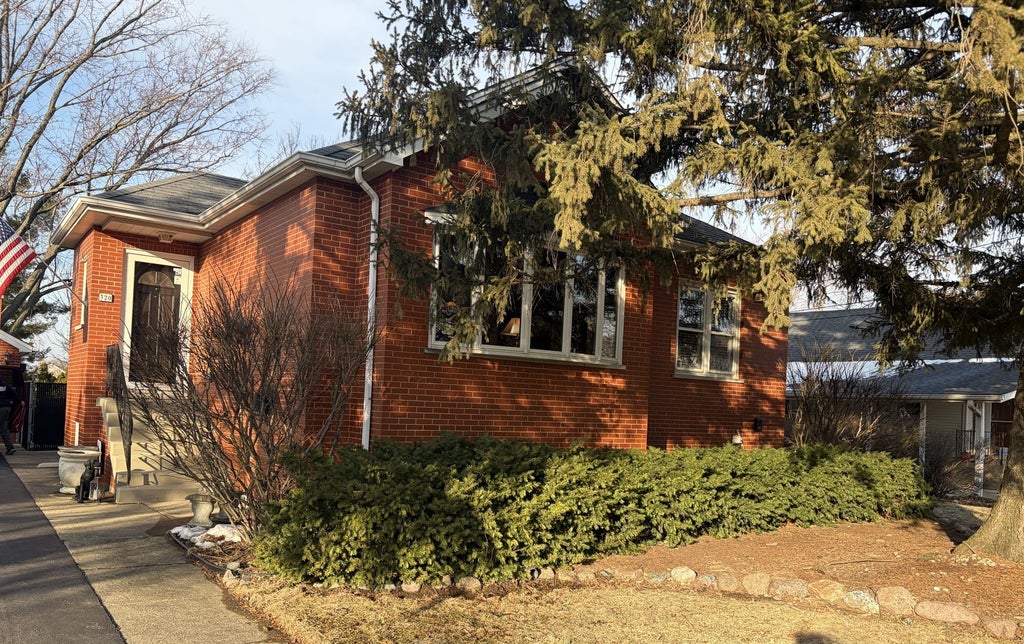 320 West Harrison Road, Lombard