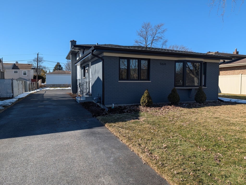 564 North Adele Street, Elmhurst