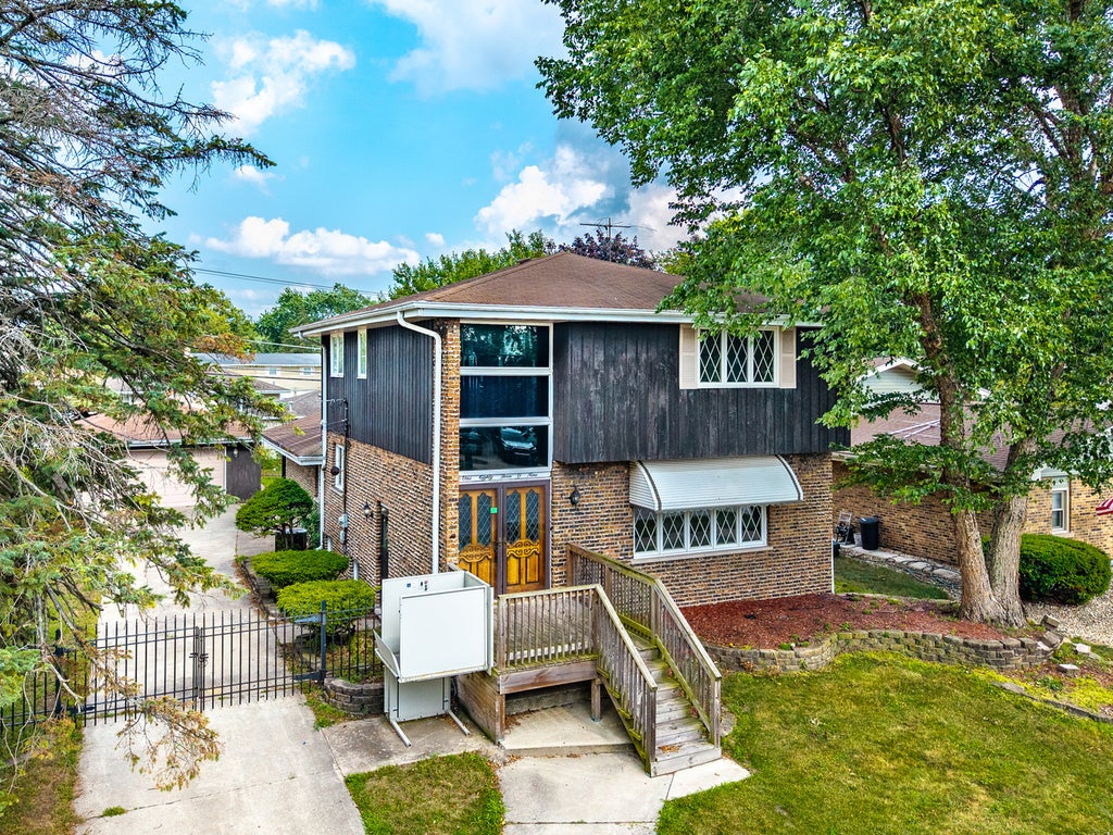 18309 Bock Road, Lansing