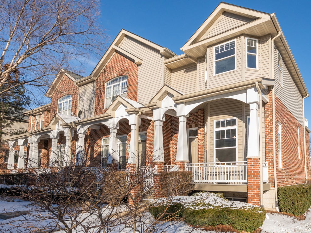 1121 River Bend Lane, Lisle