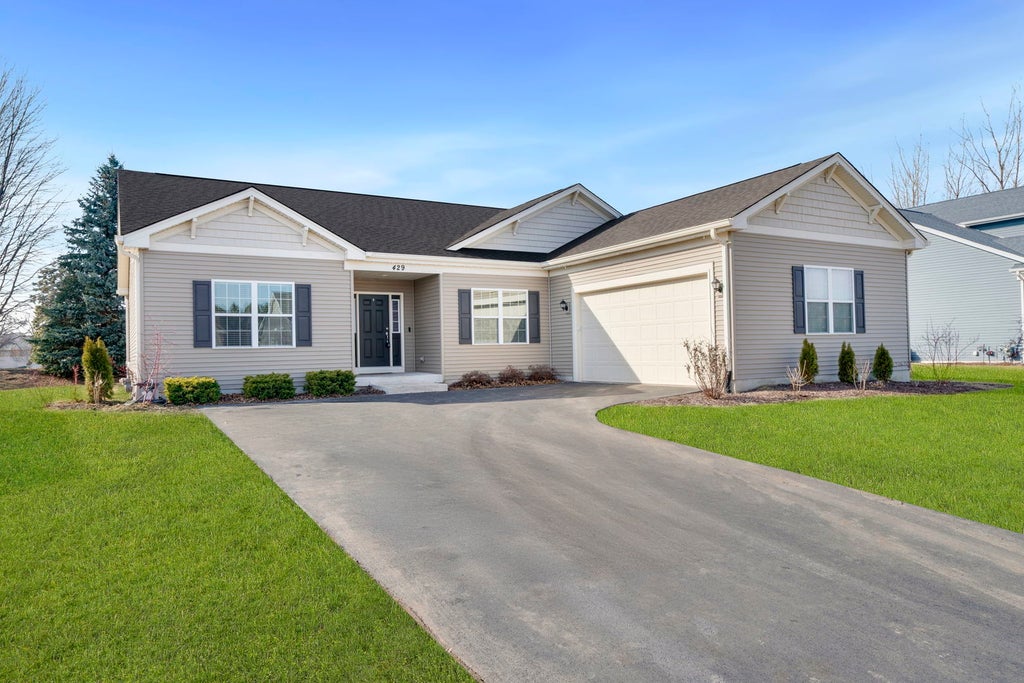 429 East Dekalb Drive, Maple Park