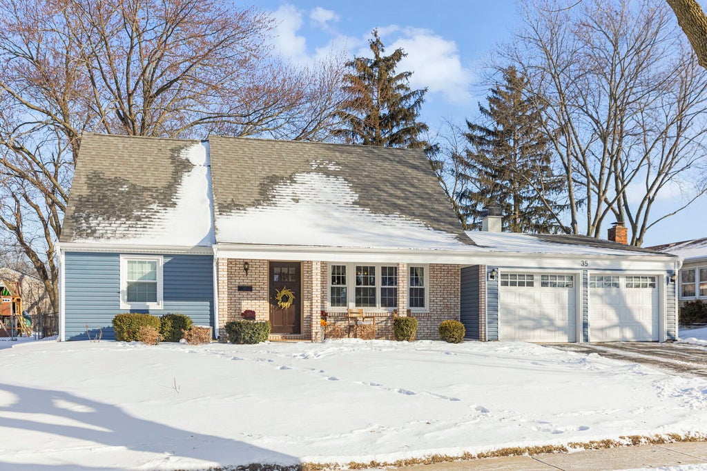 35 Cloverdale Lane, Schaumburg