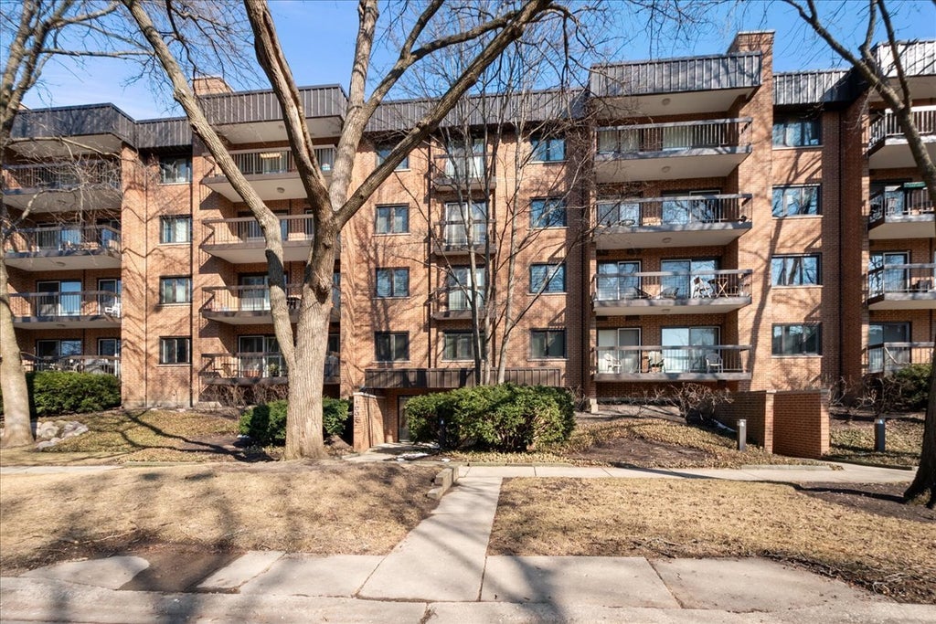 1695 2nd Street 305, Highland Park, 60035