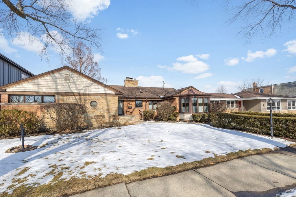 5030 Birchwood Avenue, Skokie, 60077