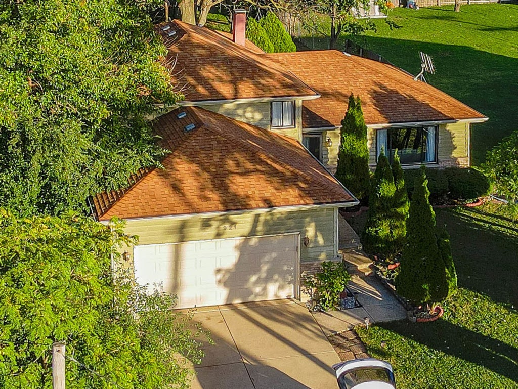 921 North Grace Street, Lombard