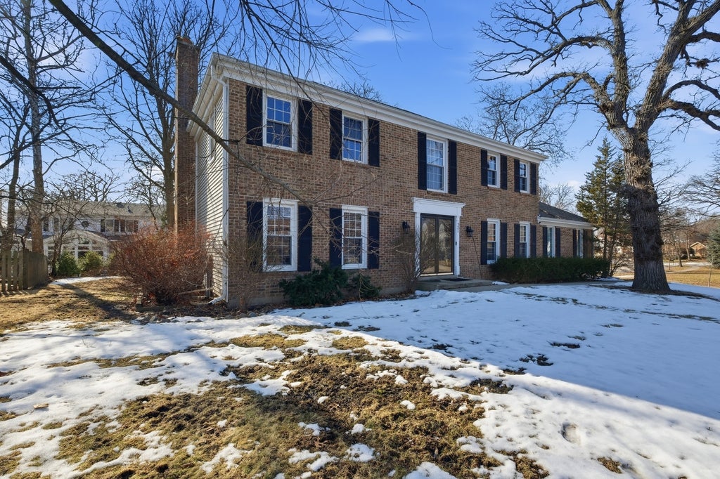 321 Bittersweet Court, Schaumburg