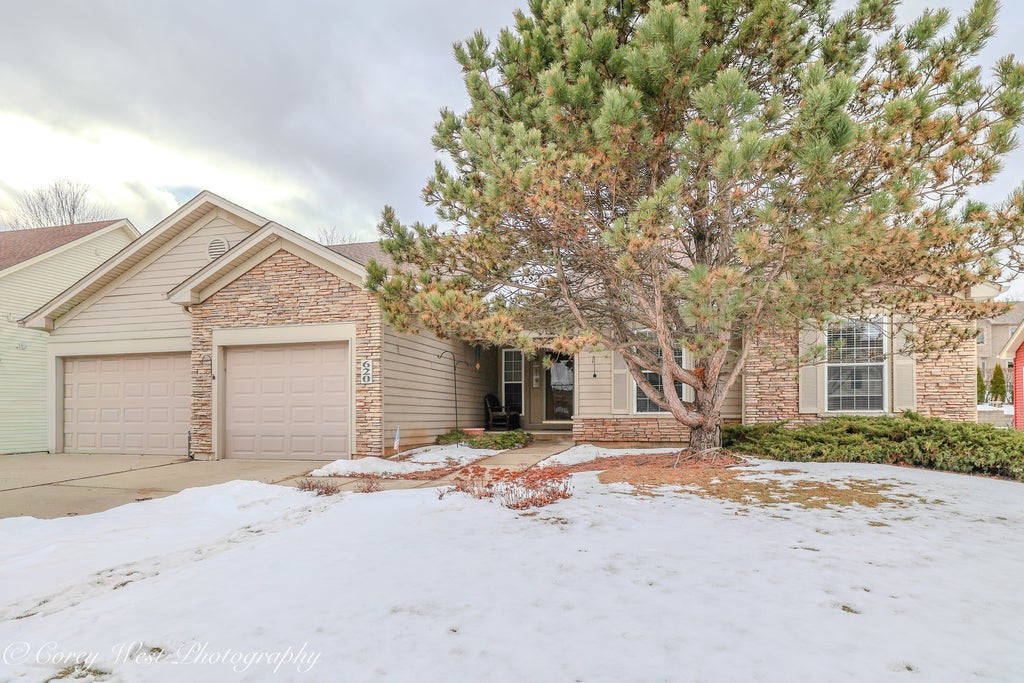 620 Ridge Drive, Elburn