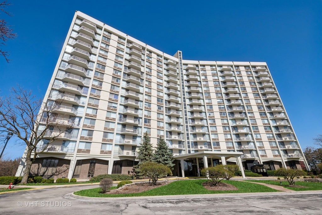 40 North Tower Road 14a, Oak Brook
